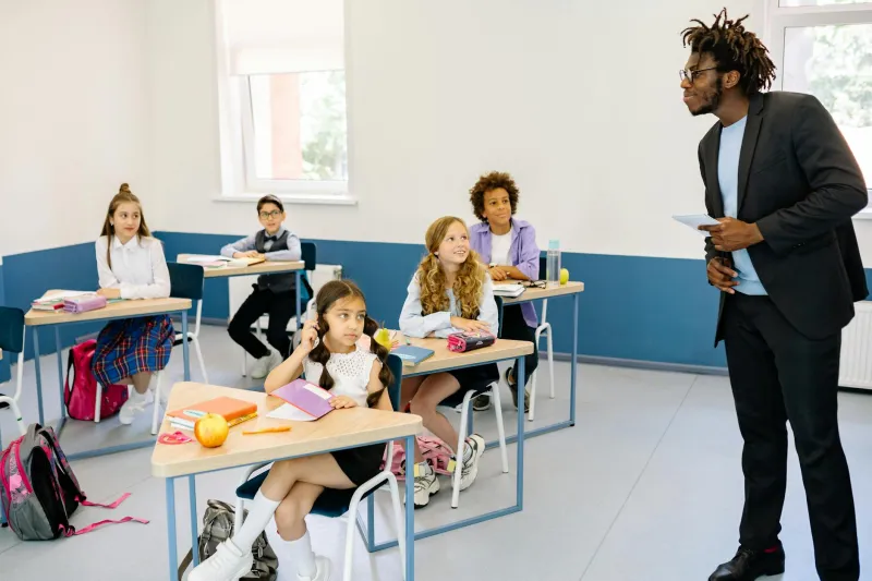 Questions That Change Everything: Transforming KS2 Literary Discussions Through Strategic Inquiry